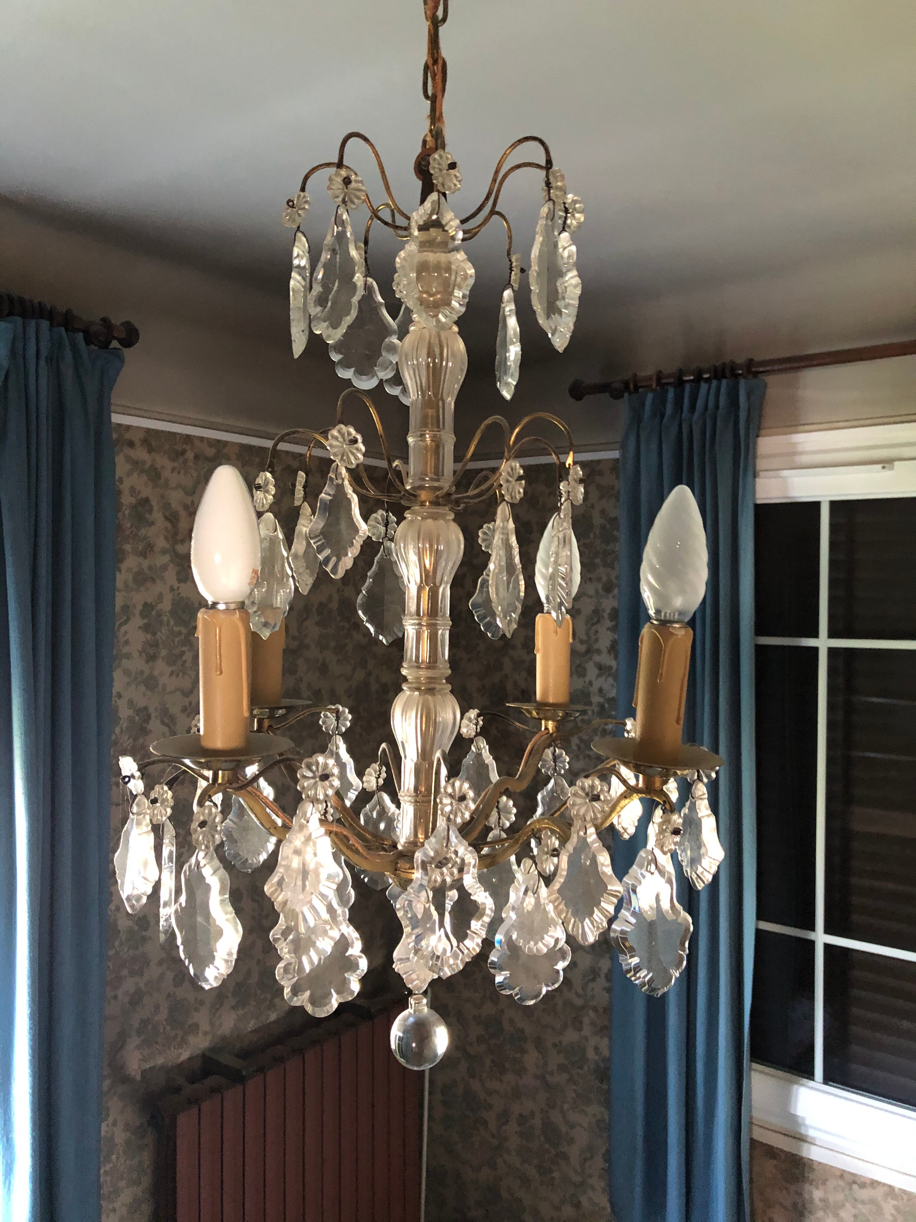 4-light chandelier