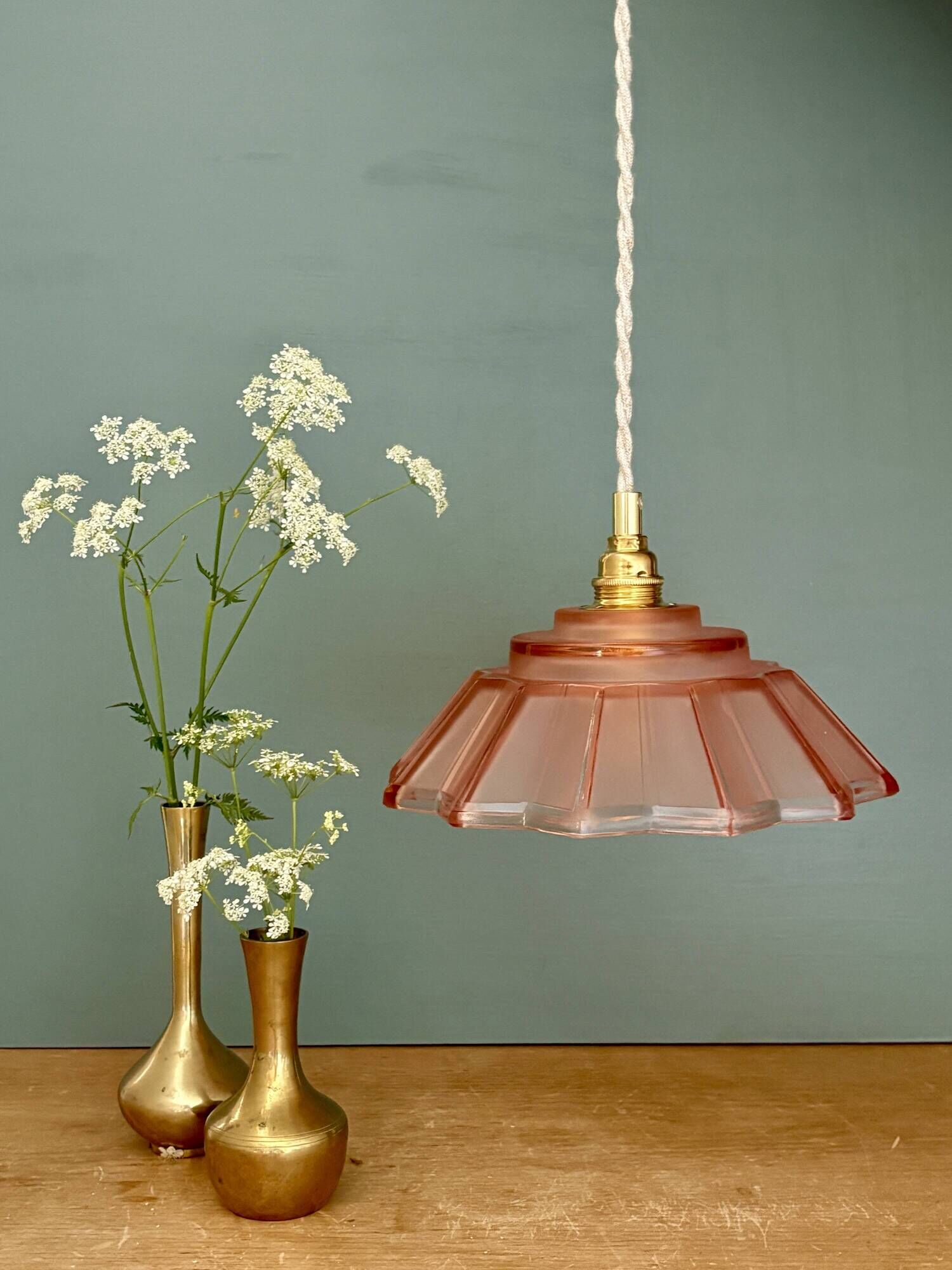 suspension vintage Art Deco lampshade in frosted pink glass