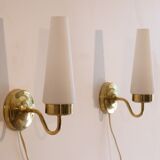 Paire d'appliques laiton et opaline Danemark 1960