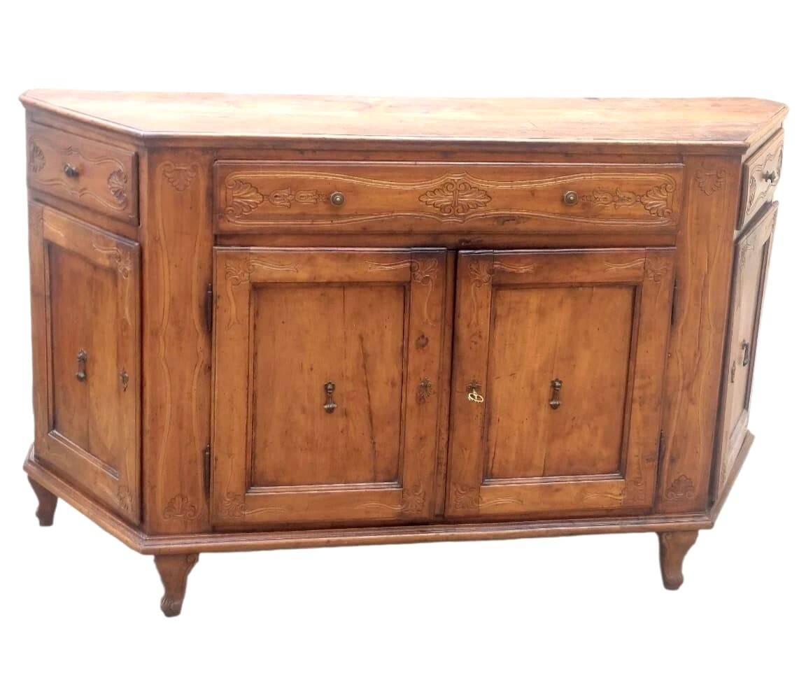 Ancient Venetian grand buffet from the 18th century in solid cherry wood.