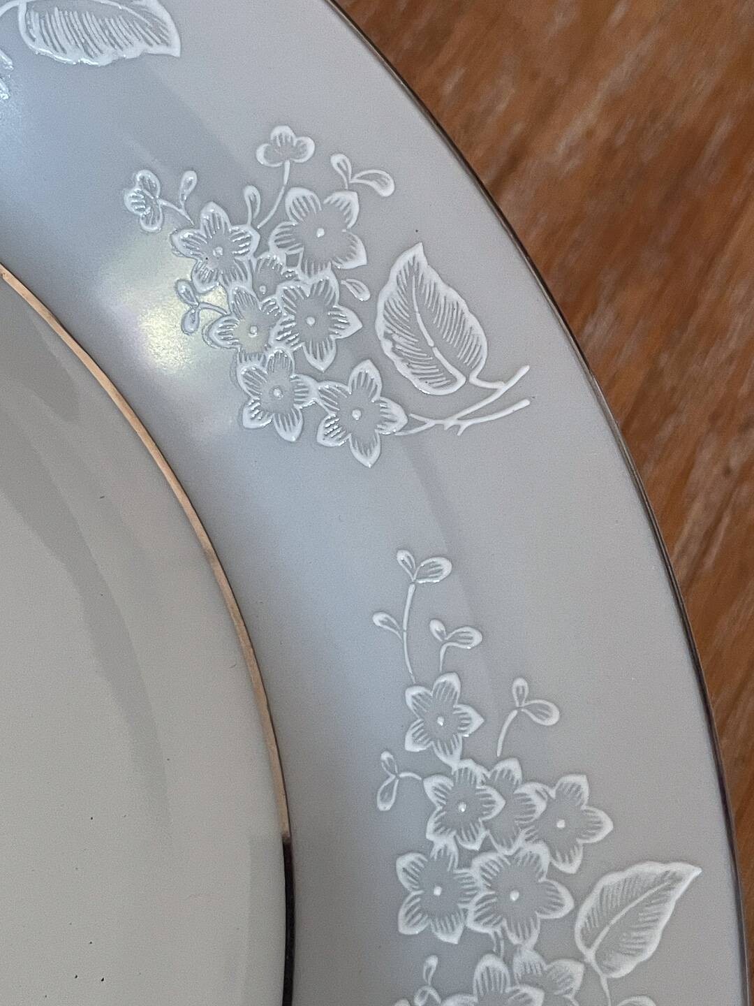 6 assiettes en porcelaine Noritake