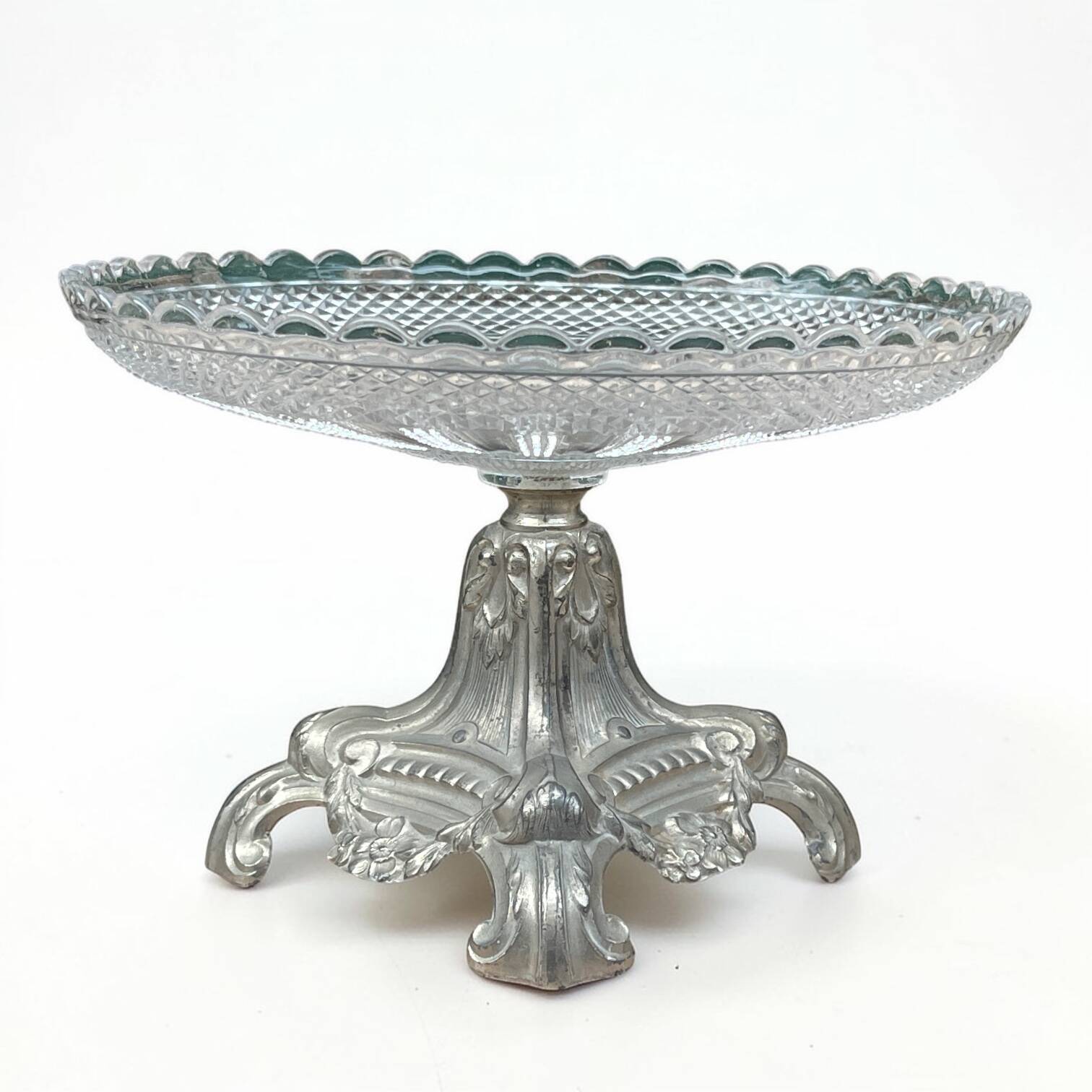 Art Nouveau fruit bowl in glass and metal Art Nouveau compote dish