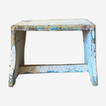 Tabouret hongrois blanc et bleu