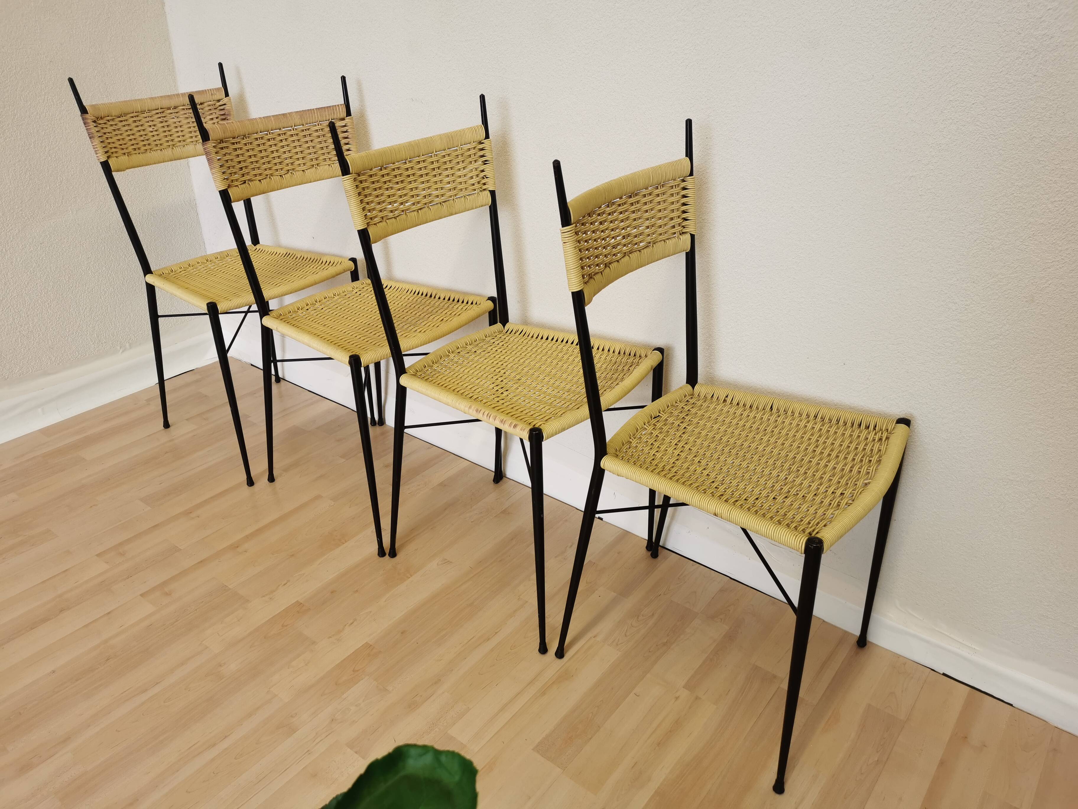 Set of 4 vintage dine chairs made in italy in the 1970s / mid century outdo