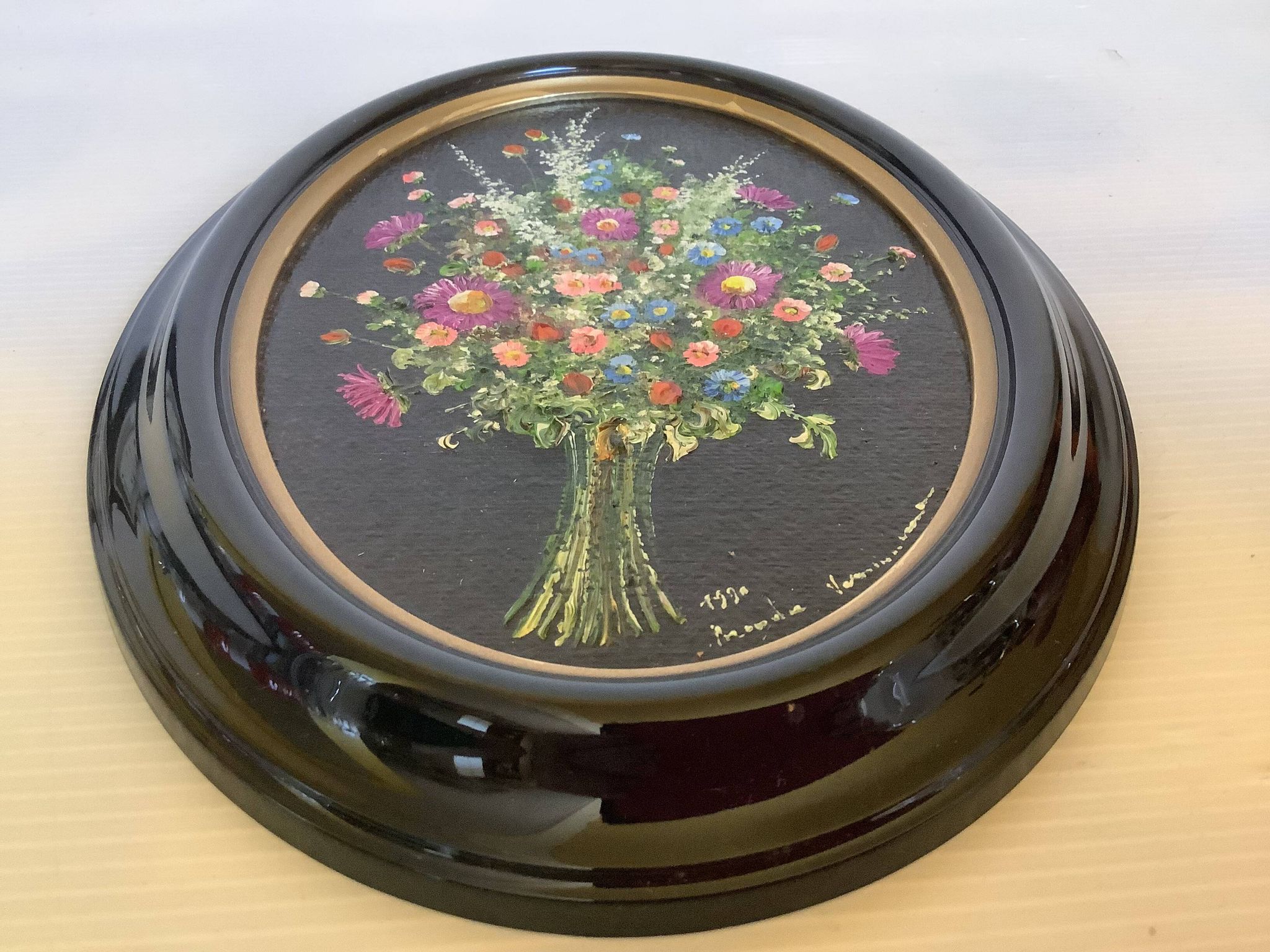 Small painting of a bouquet of flowers by Magda Verschaeve