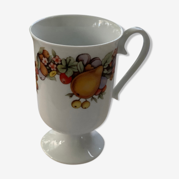 Fruit cup with handle