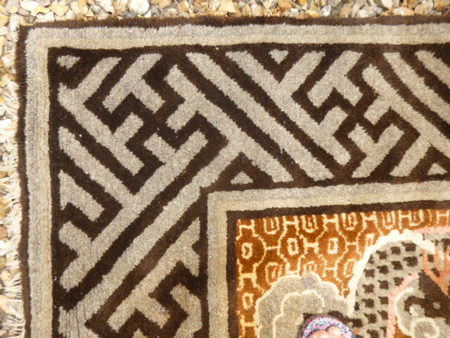 Ancient china carpet 218x230cm