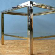 Table basse de style moderniste, style Romeo Rega en laiton et chrome