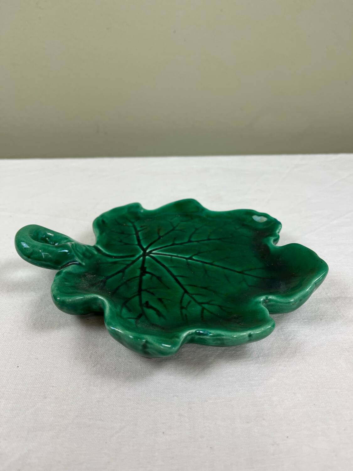 “Leaf” pocket emptier