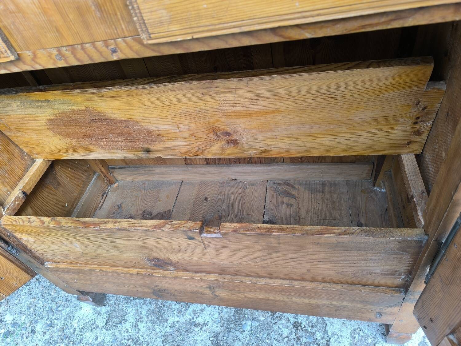 Armoire de ferme rustique en chêne et sapin