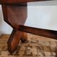 Tabouret brutaliste en bois