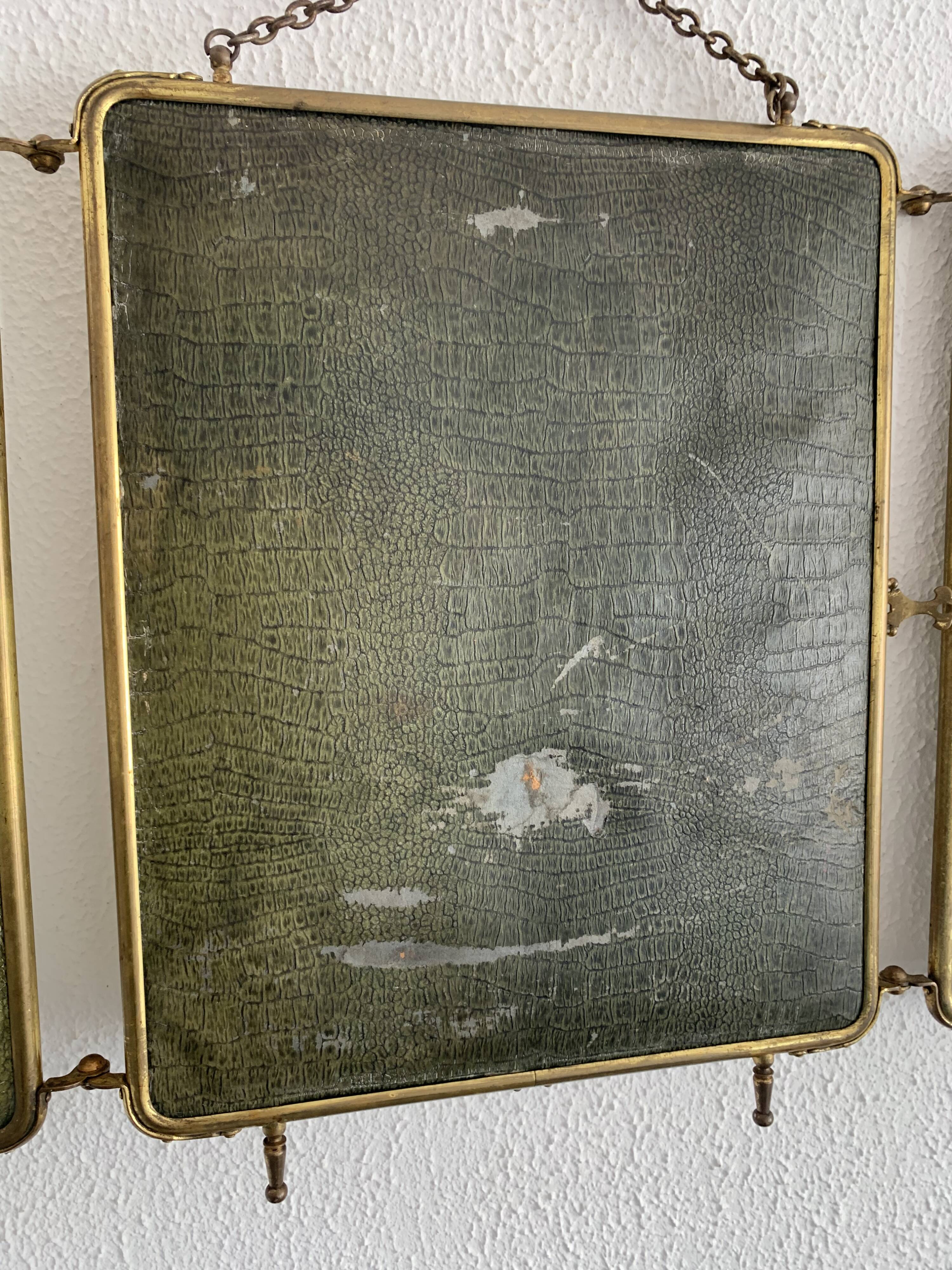 Vintage 1920s triptych barber mirror in gold and green faux crocodile leather - 37 x 87