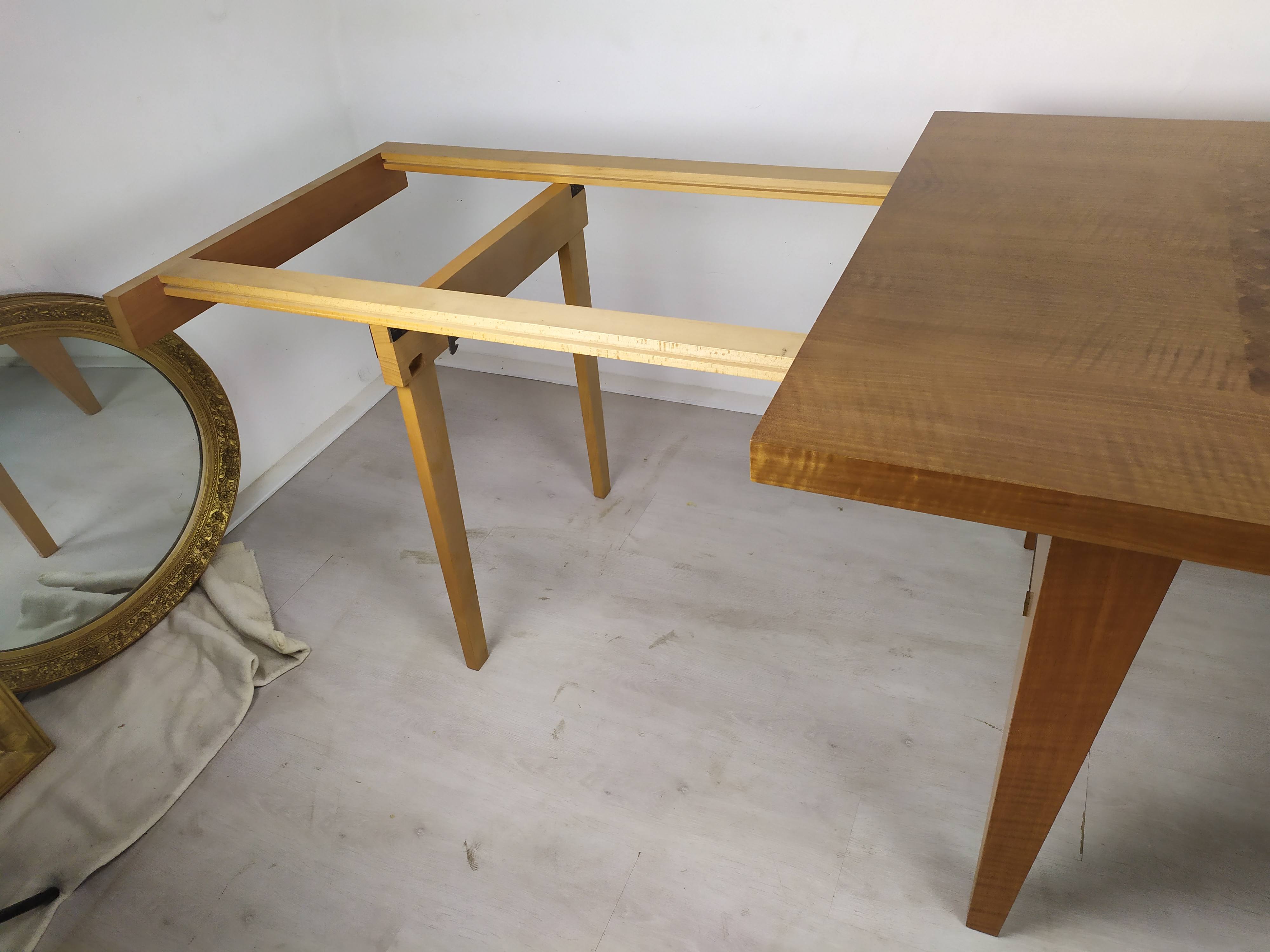 Table a rallonge pied compas