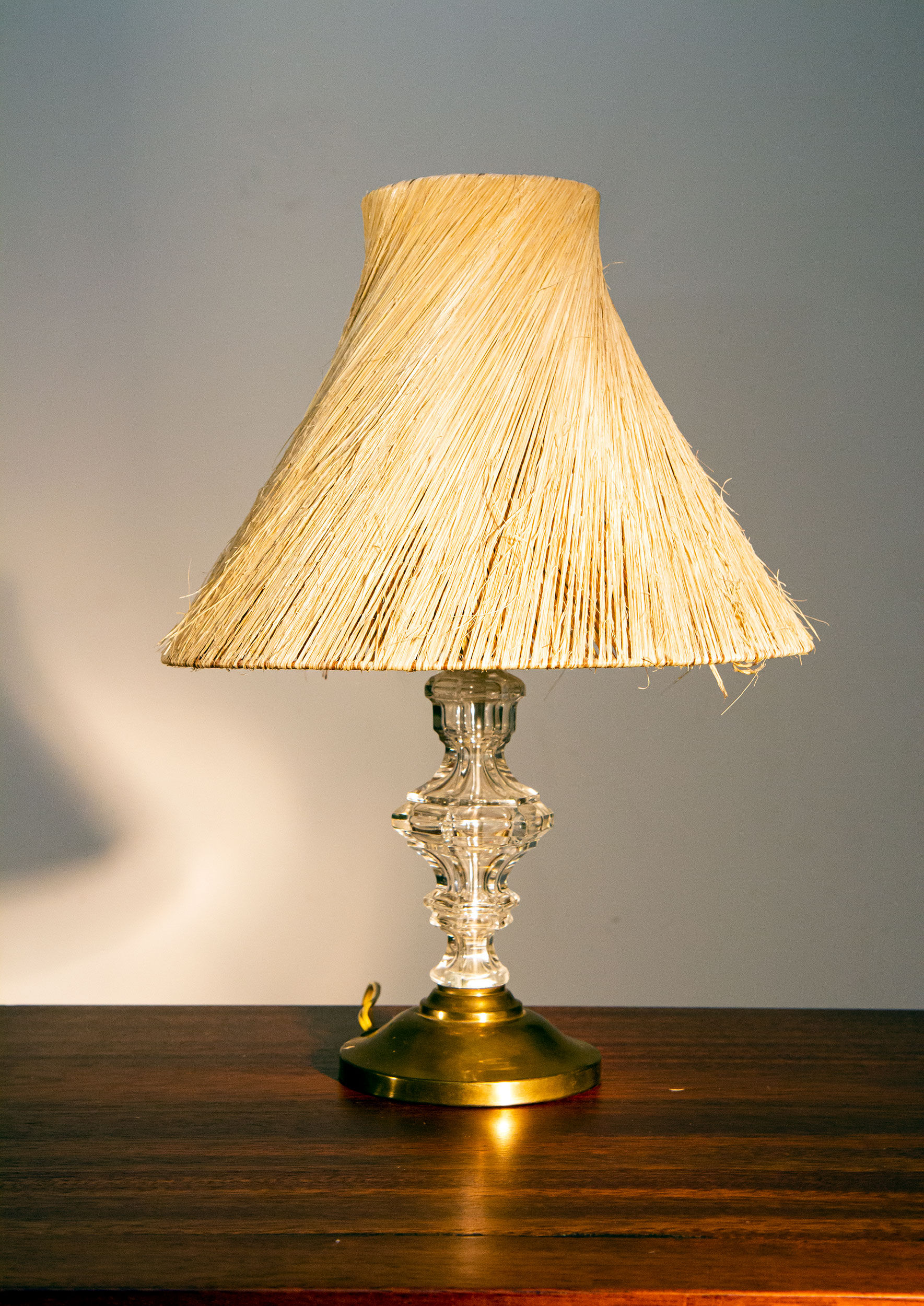 Lamp year 50, glass, brass and straw