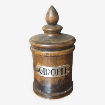 Pot à girofle en bois