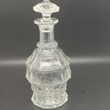 Carafe en verre à facettes