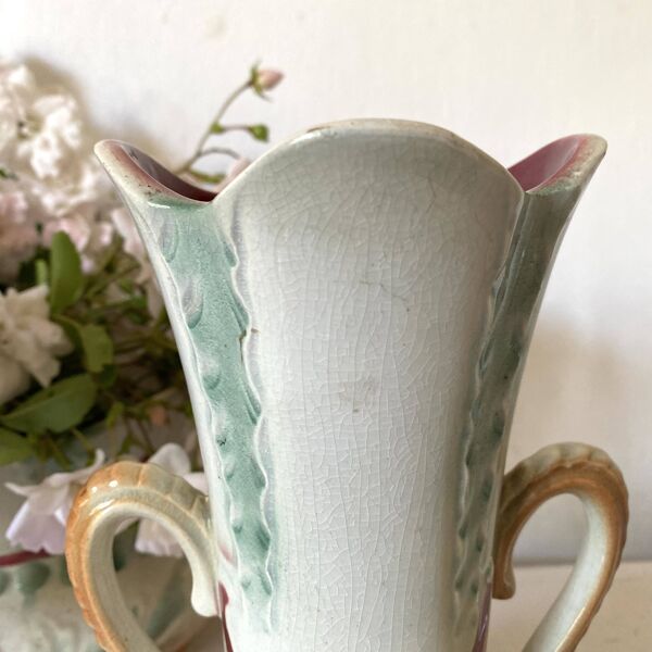 Vases en barbotine art nouveau, ancienne garniture de cheminée