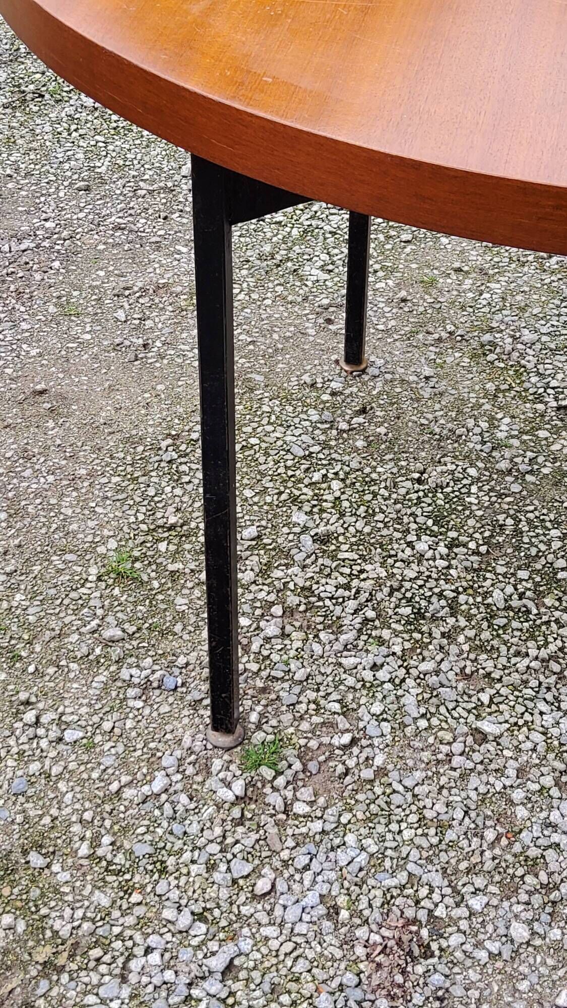 Vintage round table in blond mahogany by Gérard Guermonprez Editor Magnani, metal base