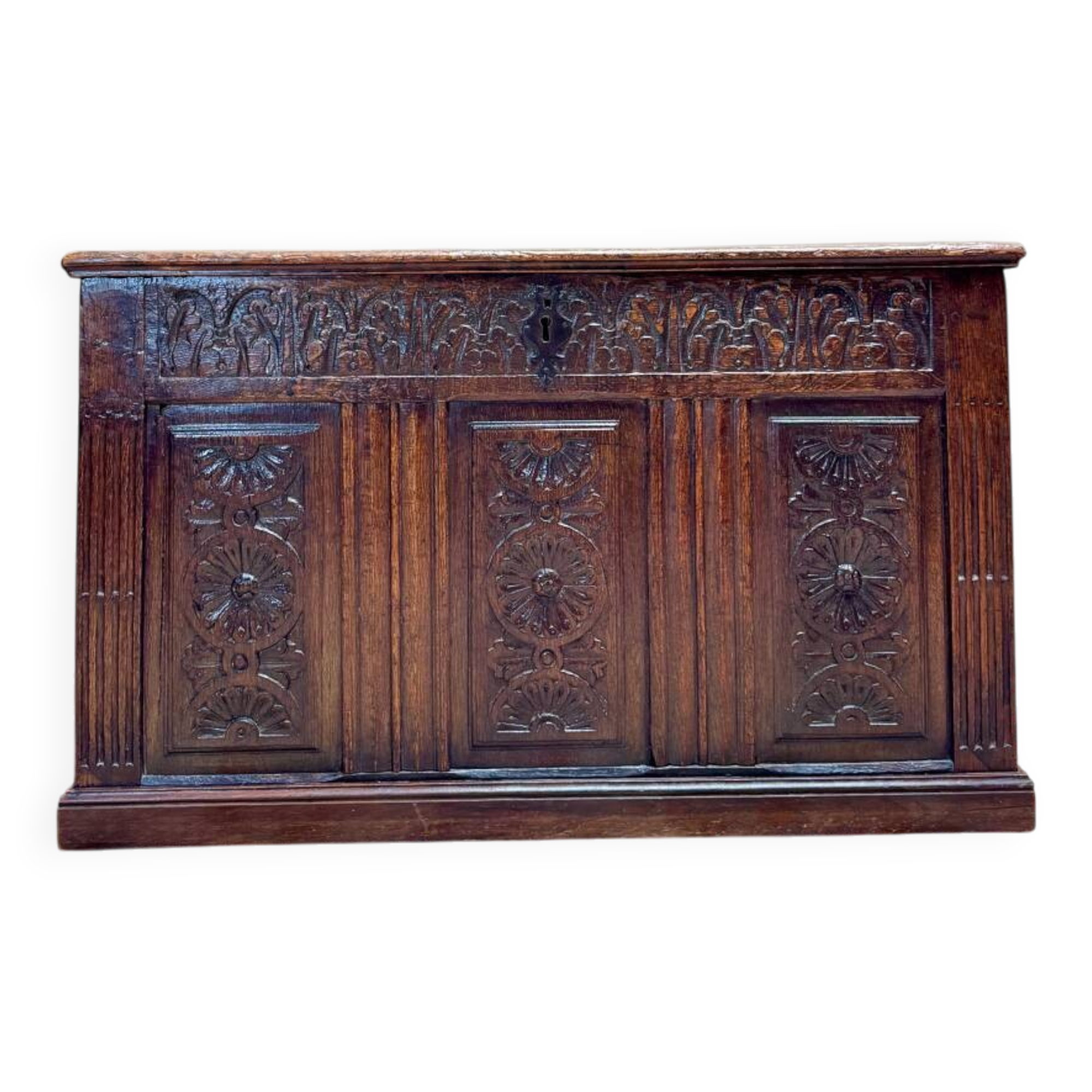 18th century Renaissance oak chest
