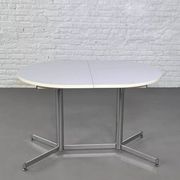 Table de repas ovale et extensible des années 50 chrome et formica
