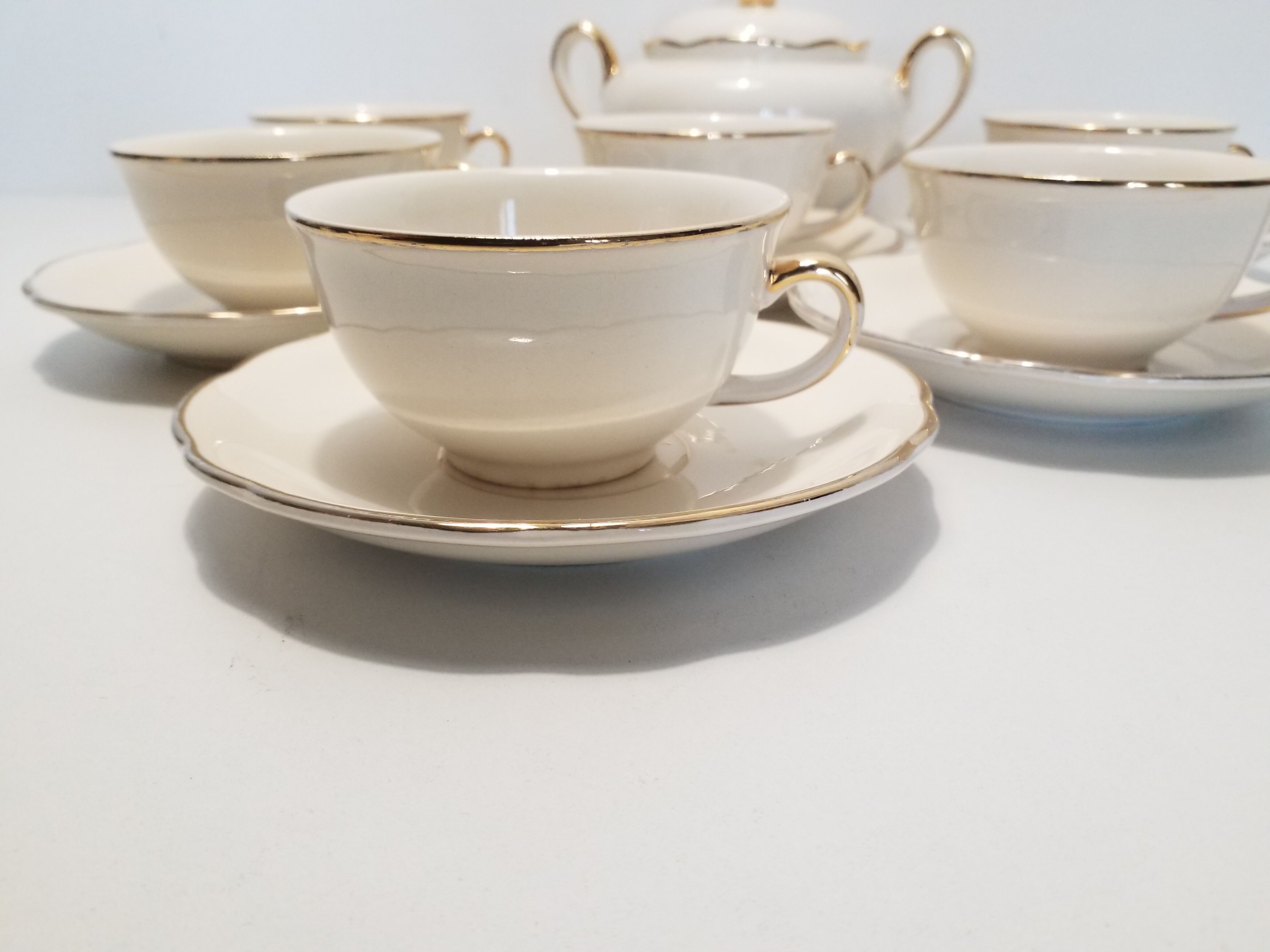 Tea service in earthenware, by Villeroy and Boch, Rhône model.