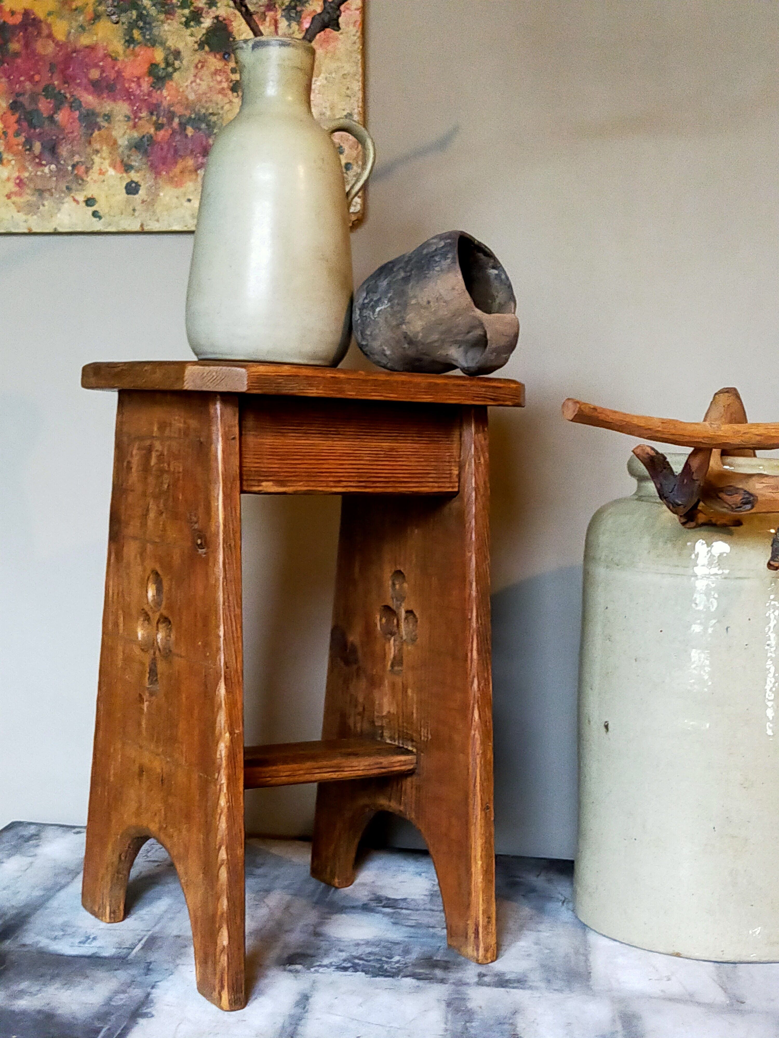 Vintage art-popular tabouret