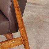 Fauteuil vintage cuir vegan marron conception moderne