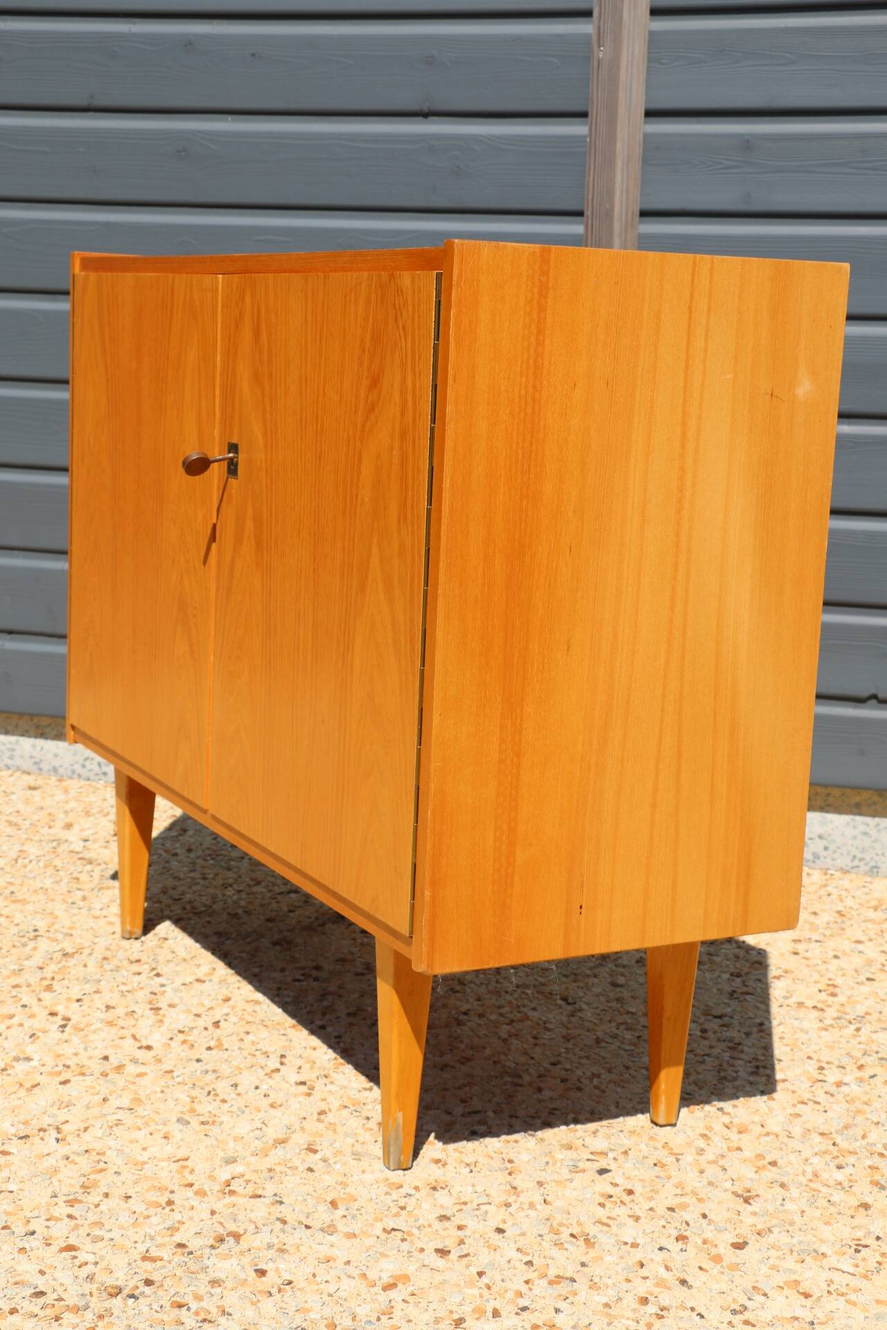 Light wood sideboard with 2 doors