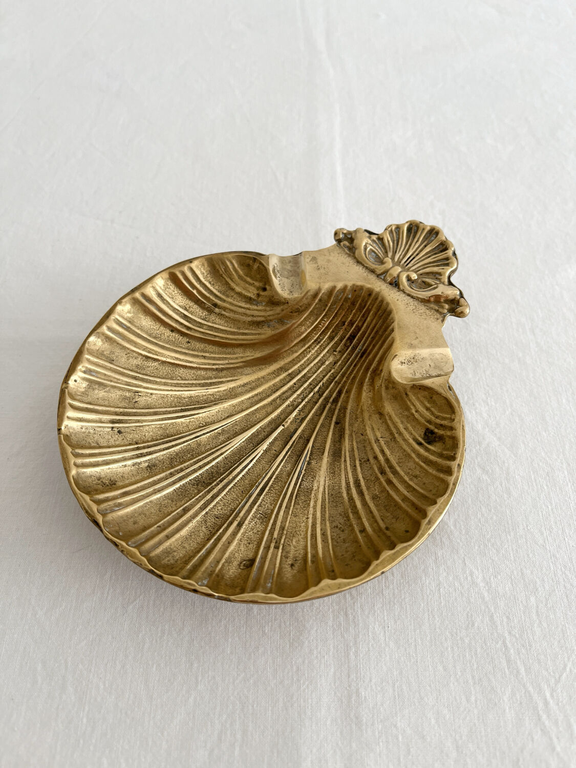 Vintage bronze shell ashtray