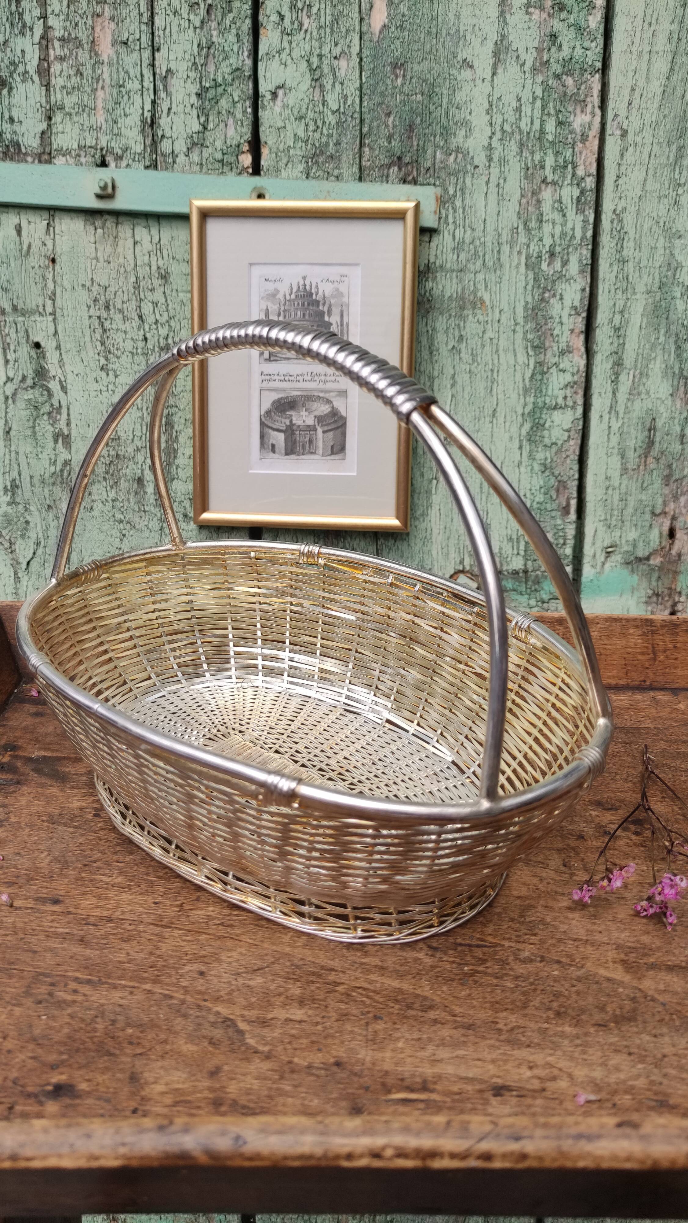 Vintage basket in silver metal
