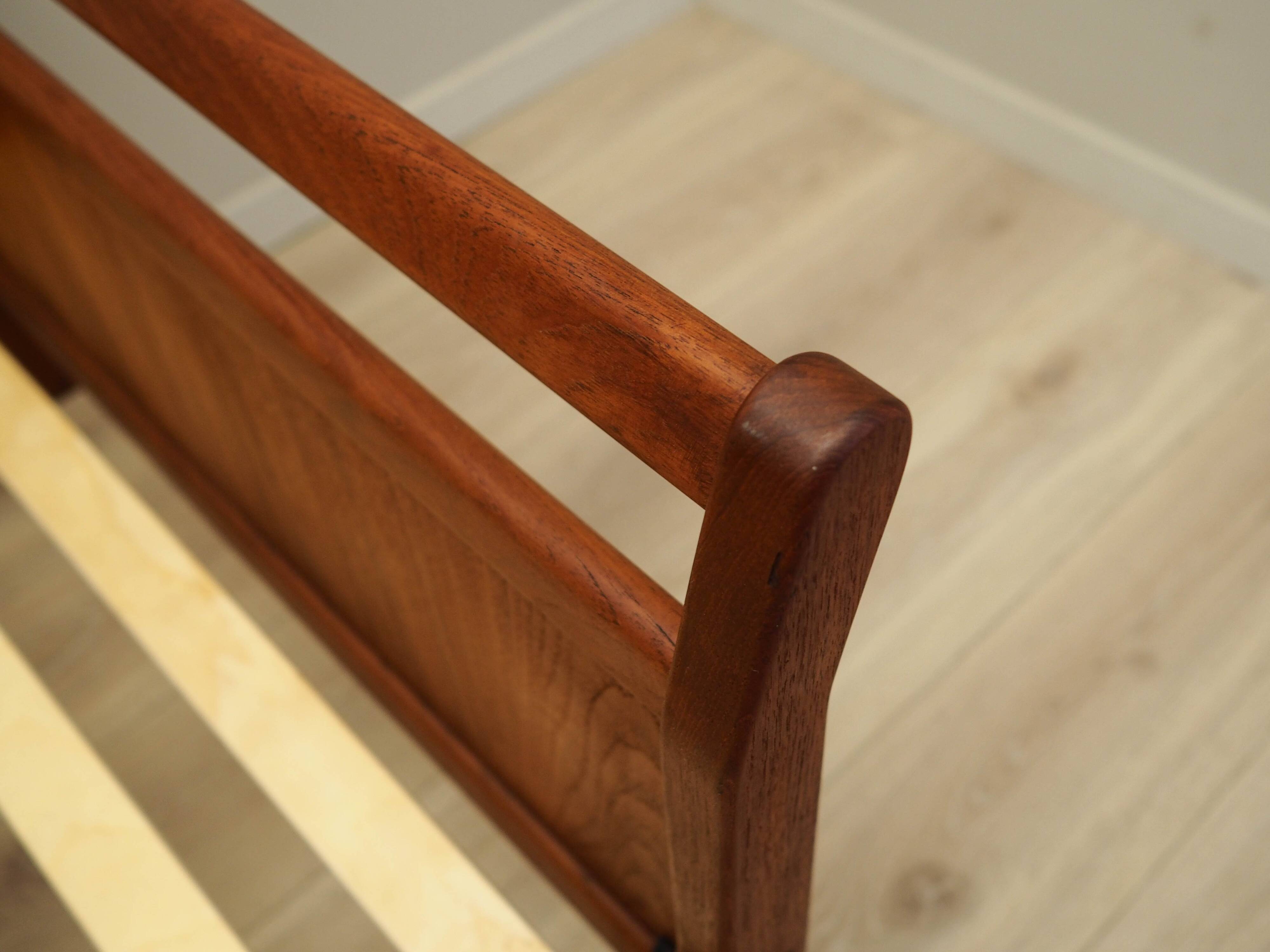 Lit en teck, design danois, années 1970, fabrication : Danemark