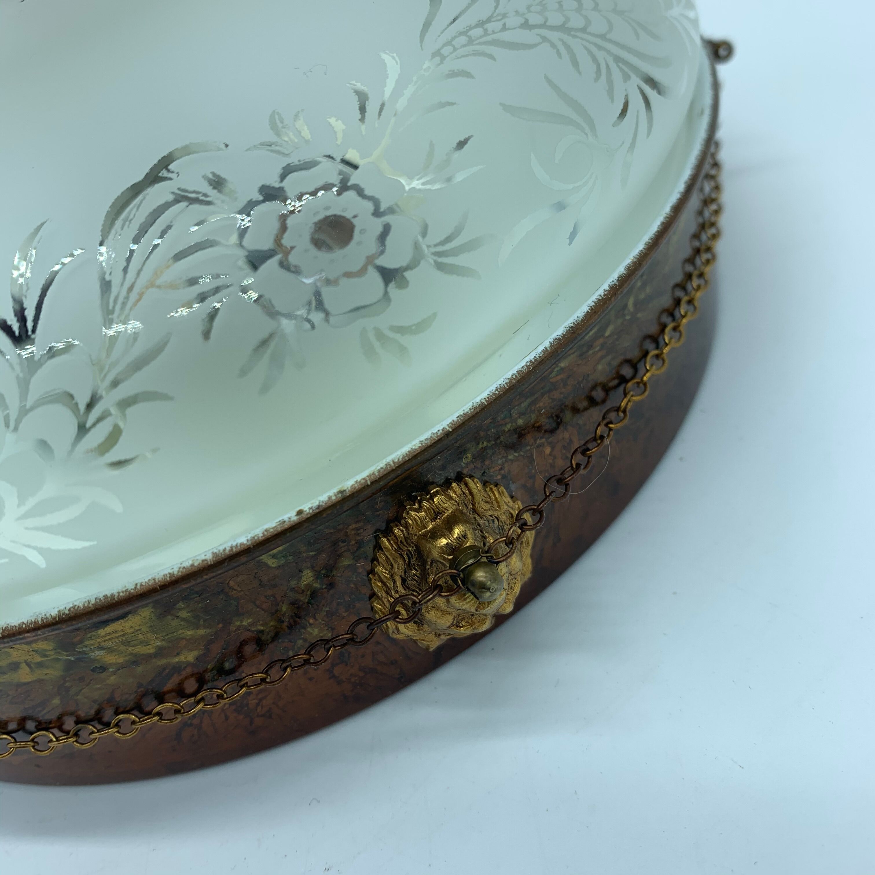 Globe-polished glass ceiling