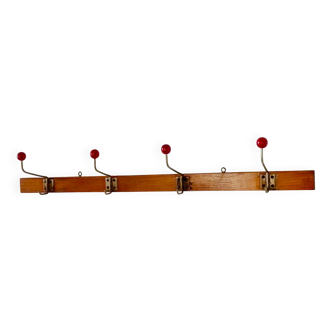 School-type coat rack