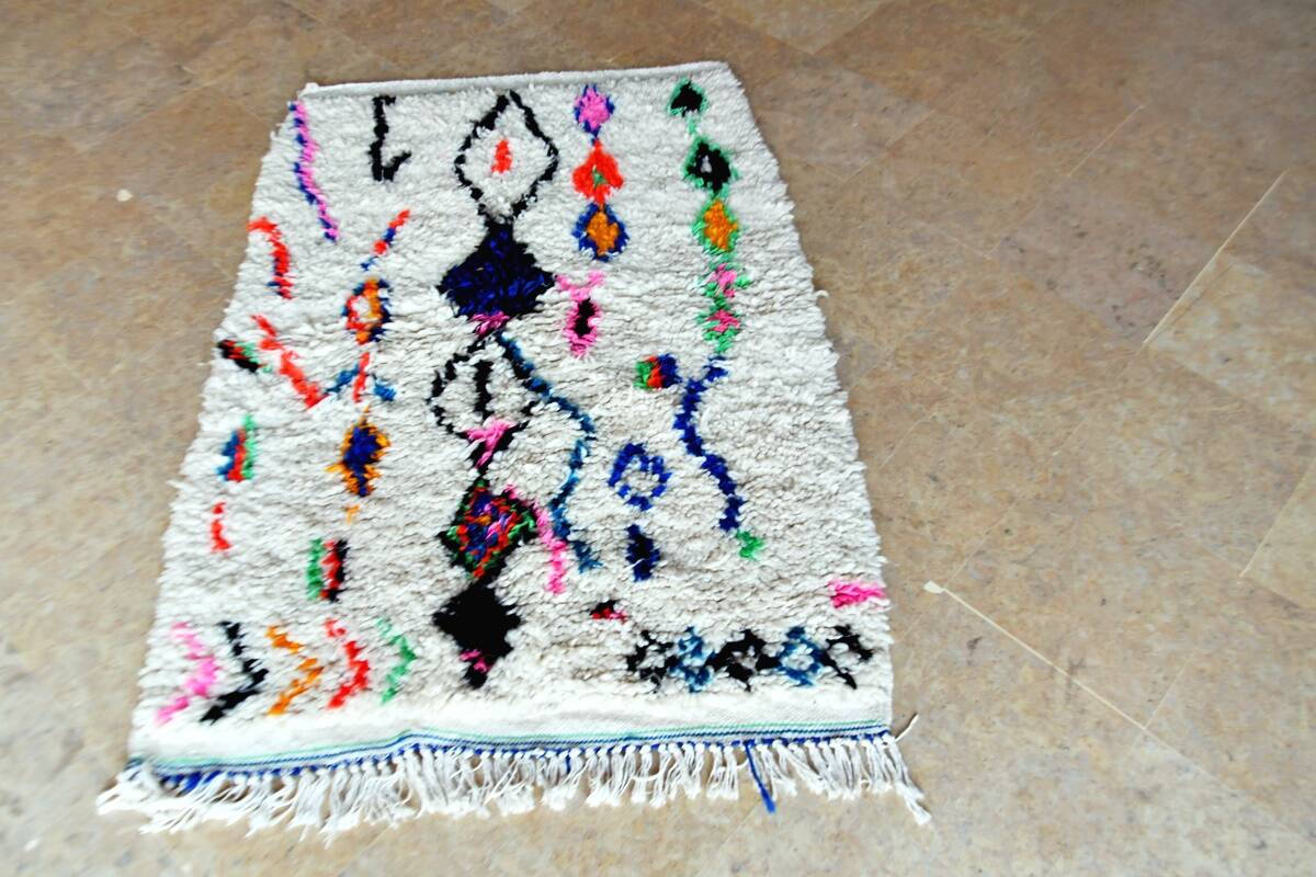 New moroccan azilal berber carpet