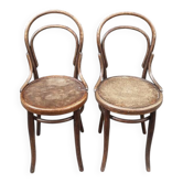 2 anciennes chaises de bistrot en bois courbé Thonet