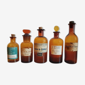 Ensemble 5 pots, flacons pharmacie ancien