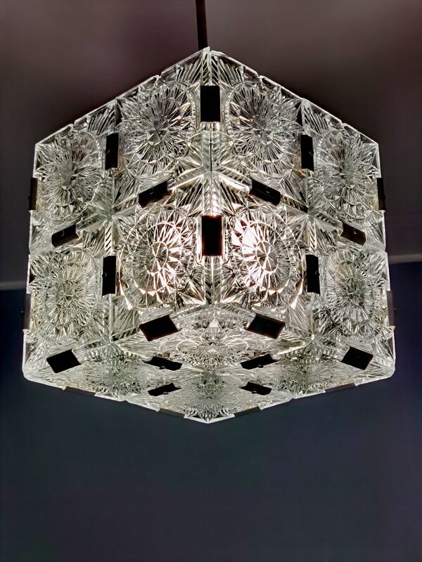 Suspension cube a facettes en verre par Jaroslav Bejvl pour Kamenicky Senov, année 1968
