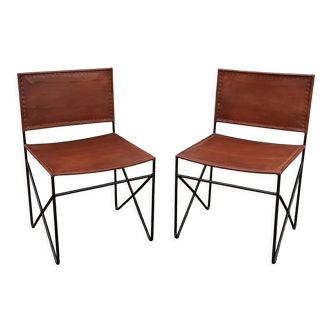 Paire de chaises en cuir
