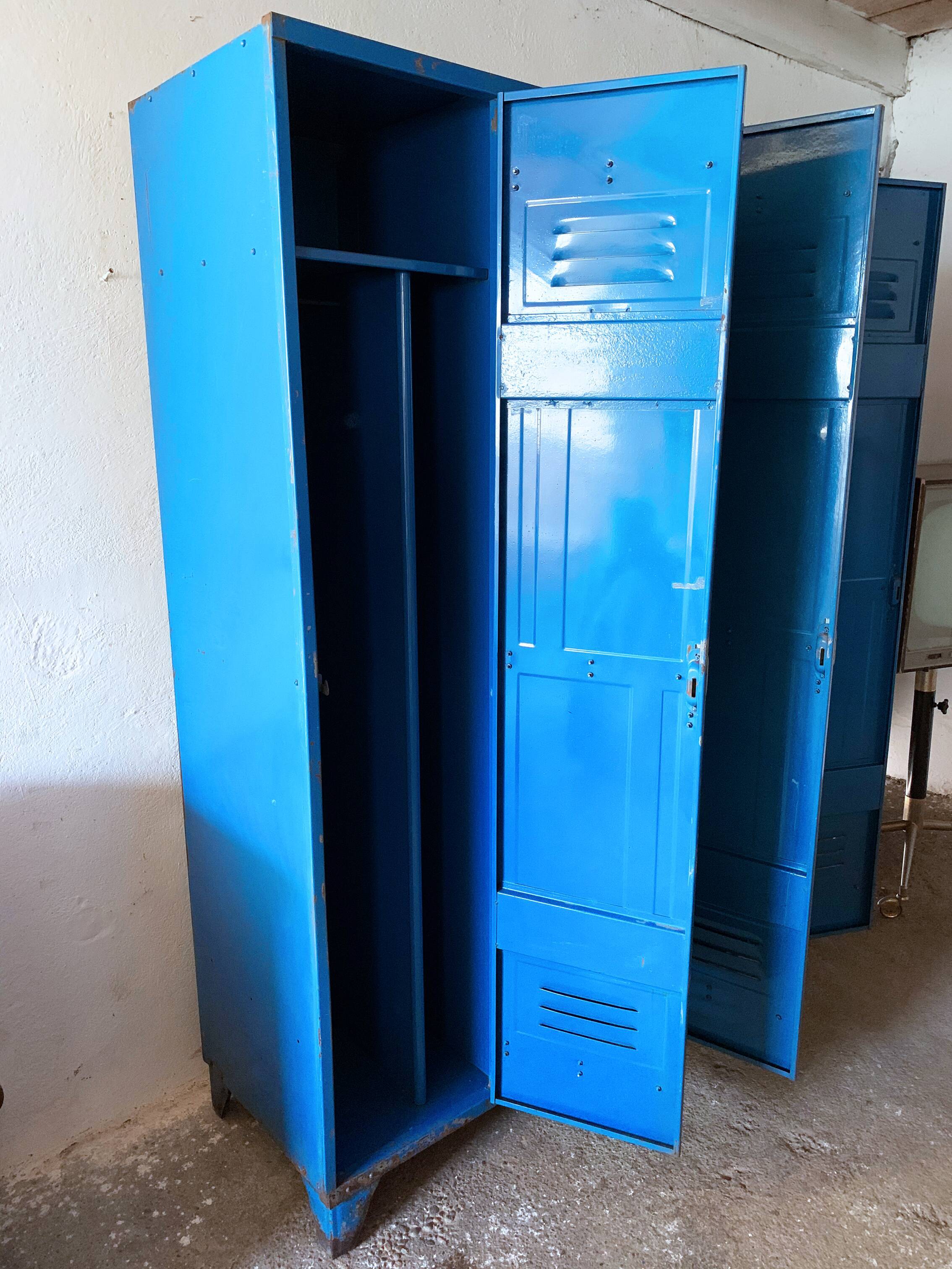 Industrial metal cloakroom
