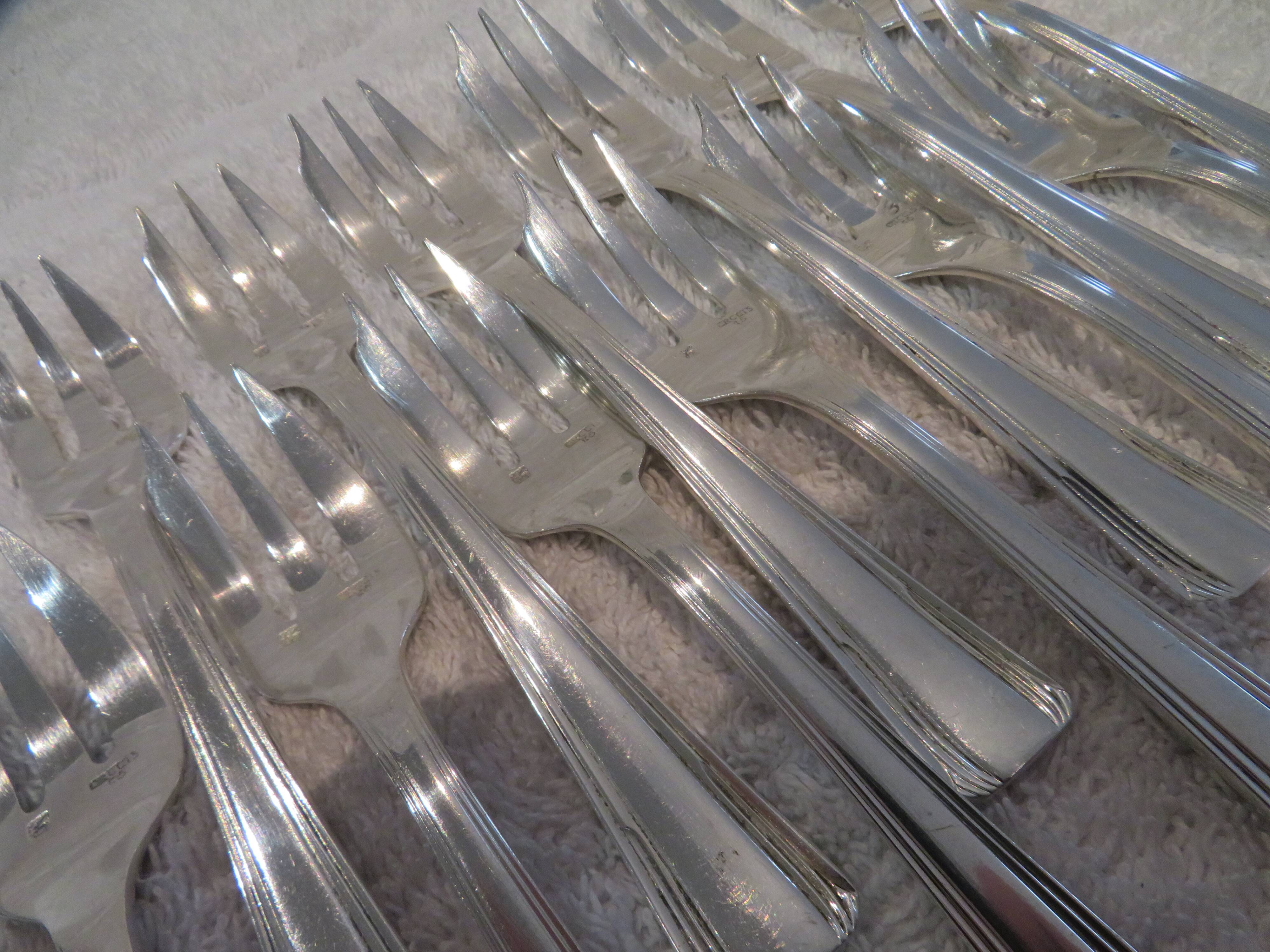 12 silver plated cake forks, Ercuis Compiègne, 13.7cm