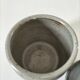 Beurrier à eau en grès artisanal bleu-gris moucheté