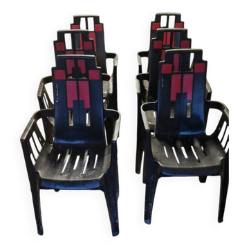 6 chaises plastiques