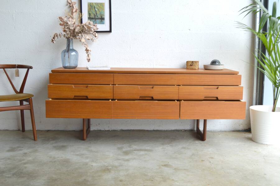 Enfilade/sideboard with 9 drawers Uniflex 181 cm