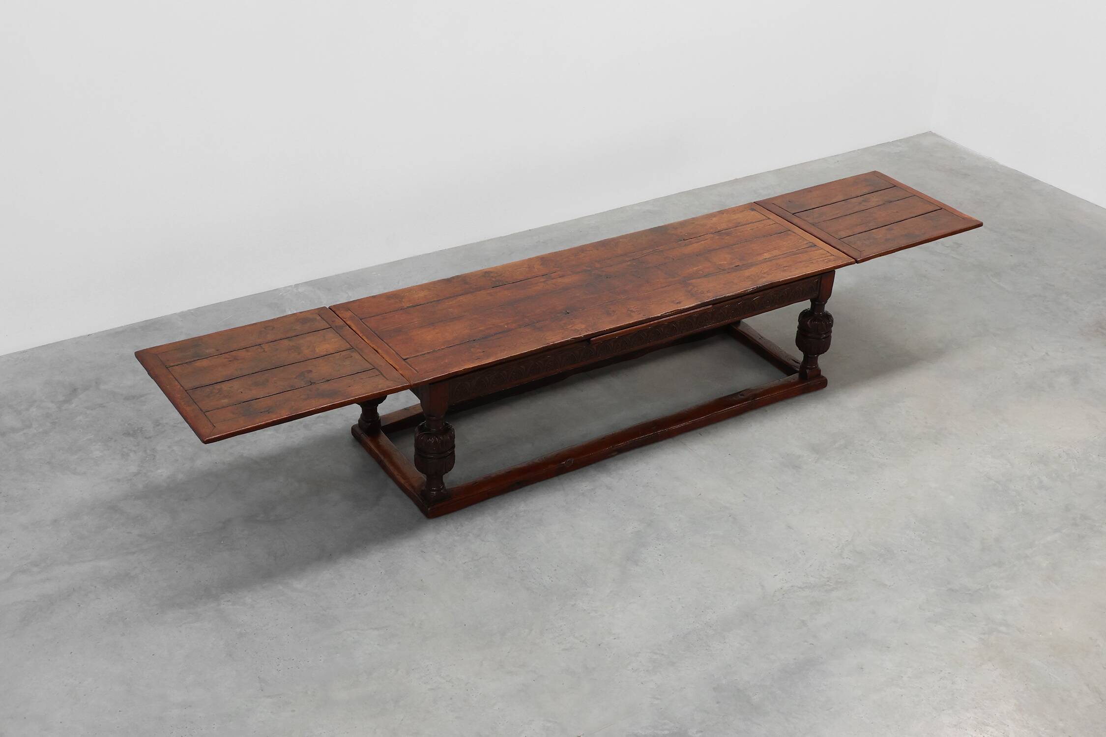 Large 17th‑Century Extendable Oak Dining Table, France