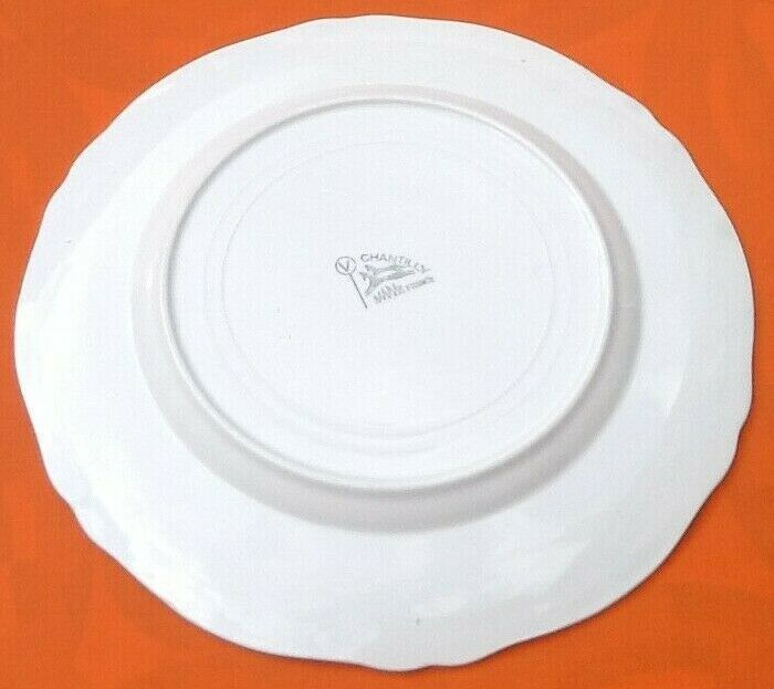 Round dish on board dilronné Chantilly France Floral decoration and polychrome crane called "Kakiemon"