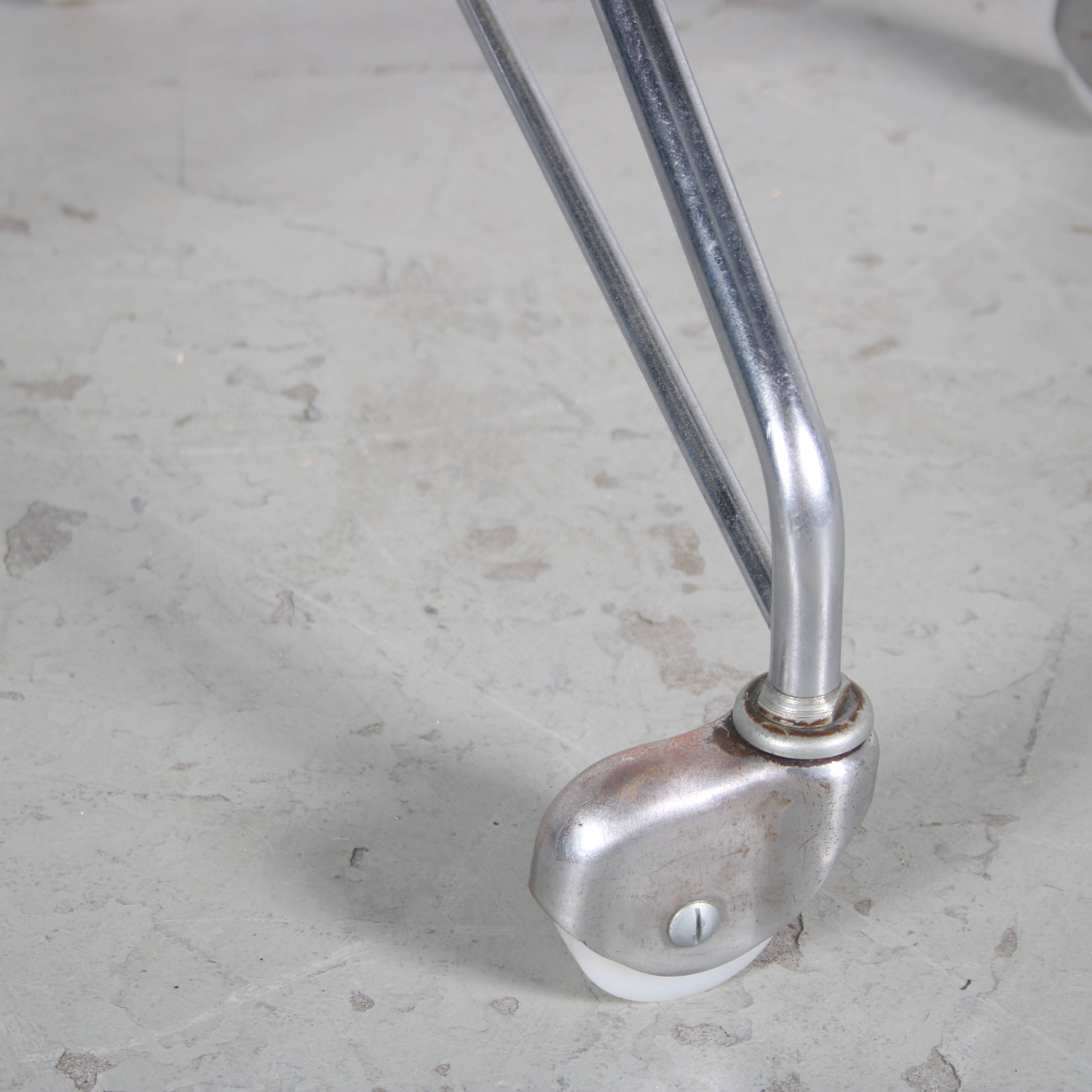 1950s “3217” Swivel desk chair by Arne Jacobsen for Fritz Hansen, Denmark