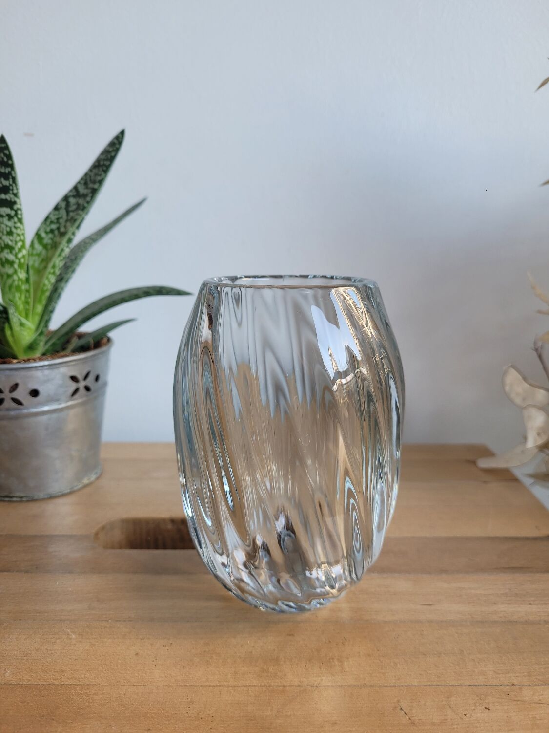 Round glass vase thick bottom