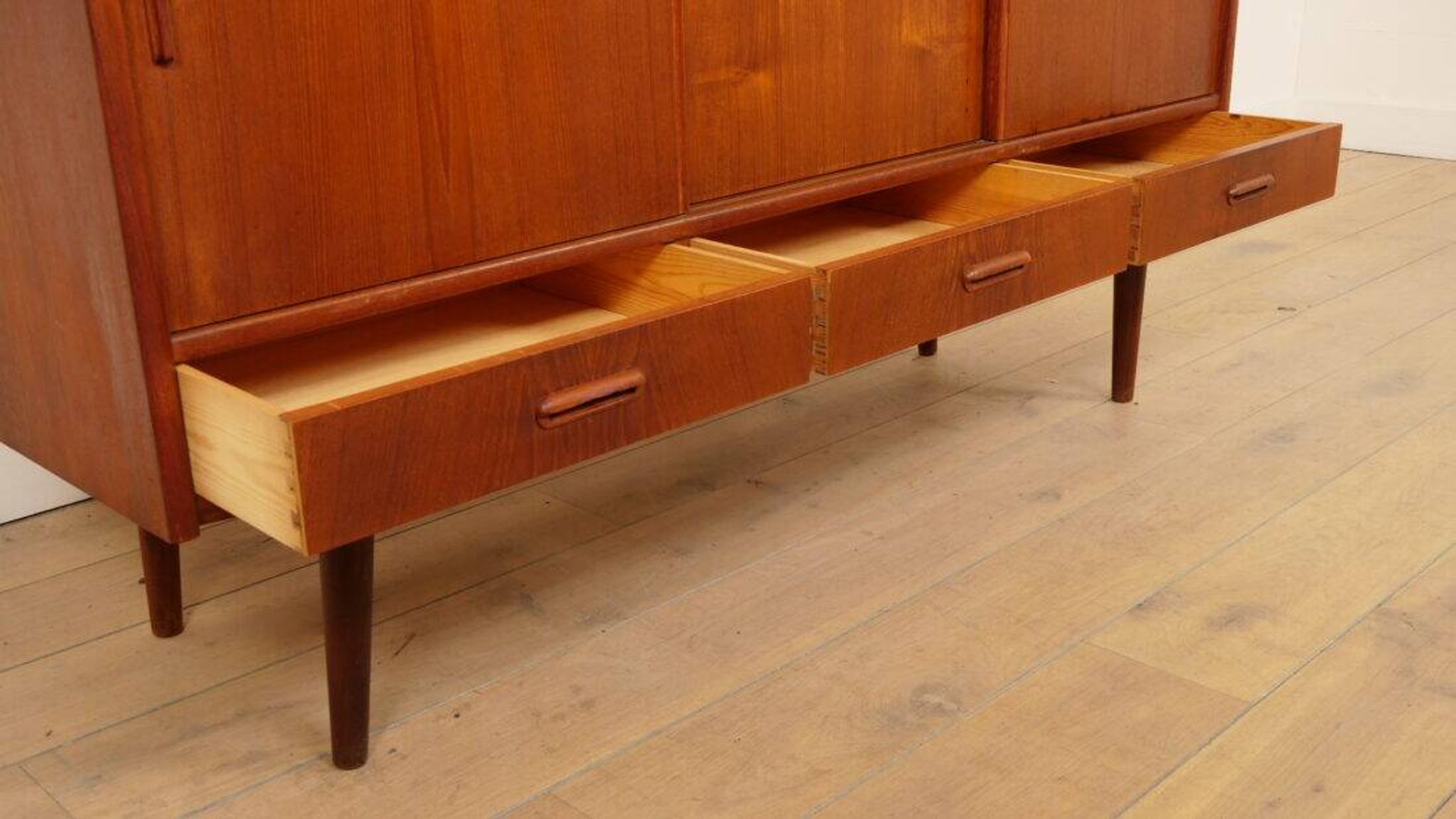 Vintage highboard | Wall cabinet | Teak | 154 cm