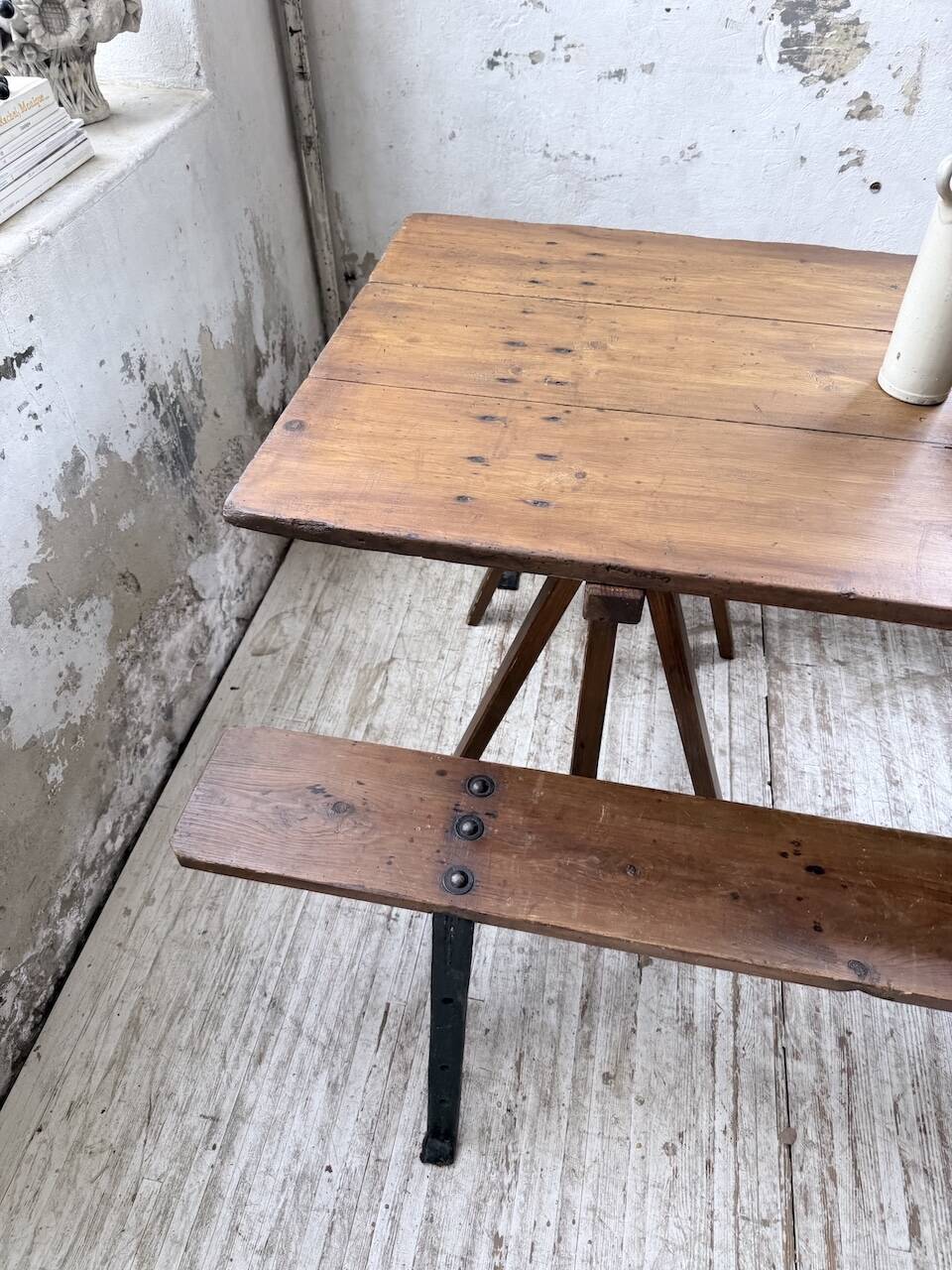 XXL trestle farm table 4m and its benches