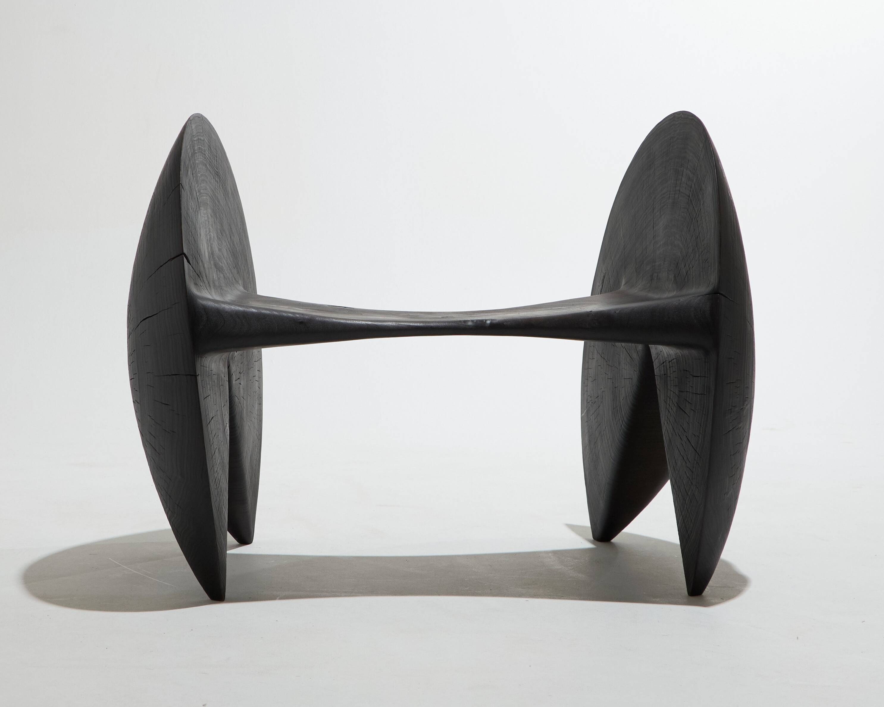 Assise Aigeon en bois noir